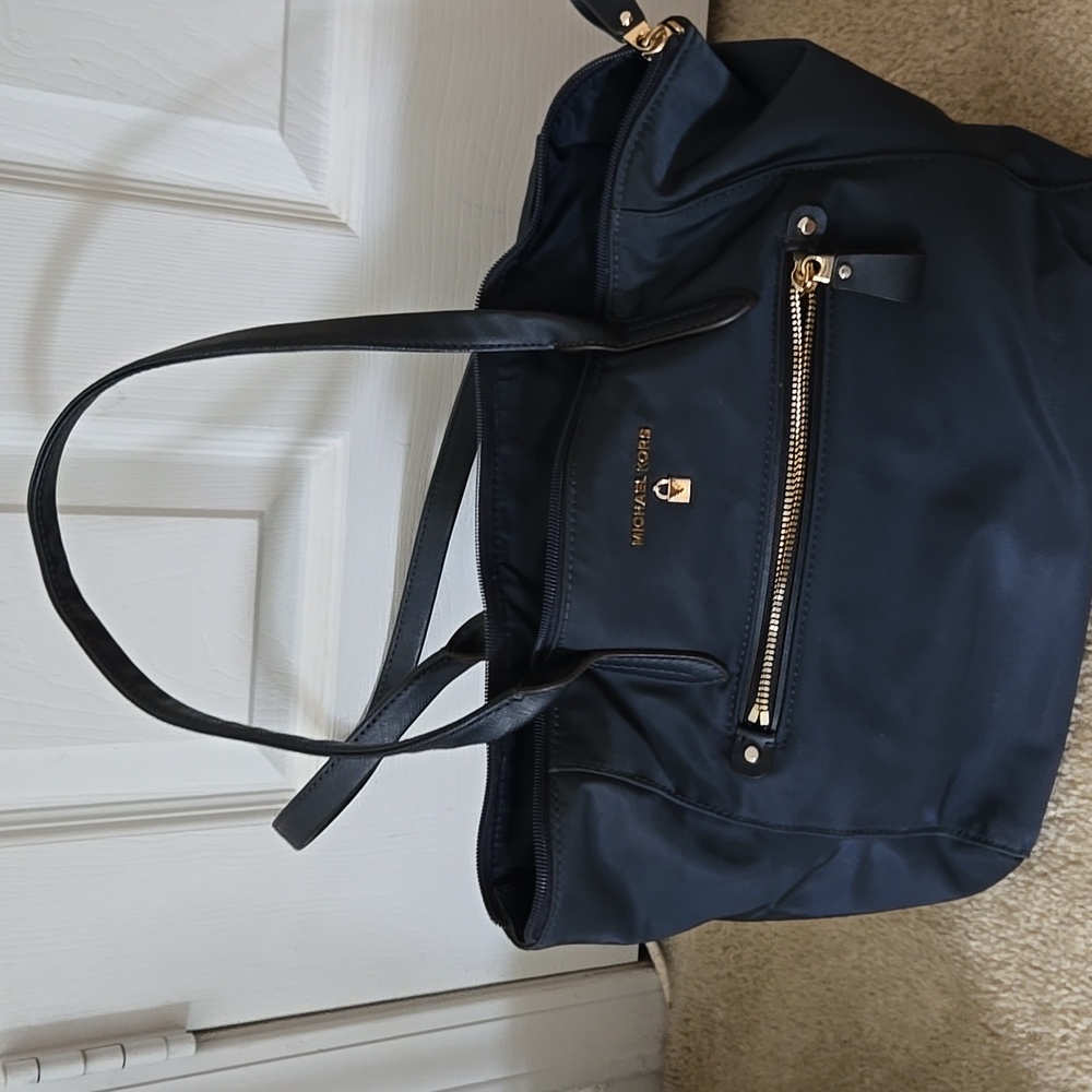 Michael Kors Nylon Kelsey Medium Tote Bag In Navy
